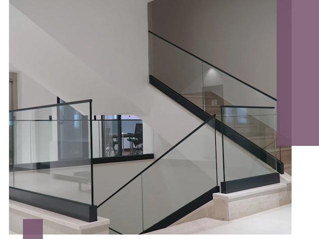 Стеклянные перила премиум-класса с установкой в Череповце