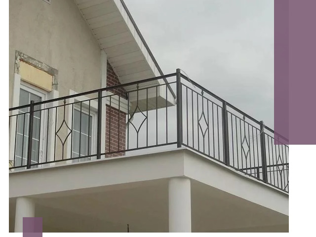 Изготовление балконных ограждений в Череповце из металла и стекла