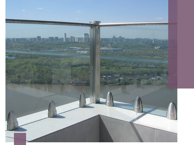 Стеклянные парапеты премиум класса в Череповце для домов и бизнесов