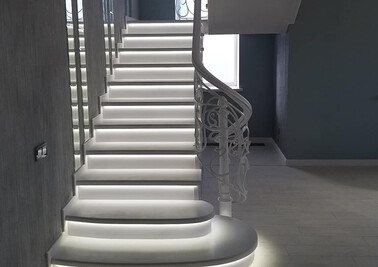 Лестница с подсветкой